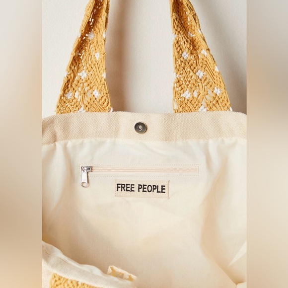 NWT Free People Mia Macrame Strap Tote in Dandelion - Picture 4 of 4